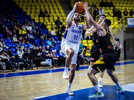 מקולום ניסה (FIBA)