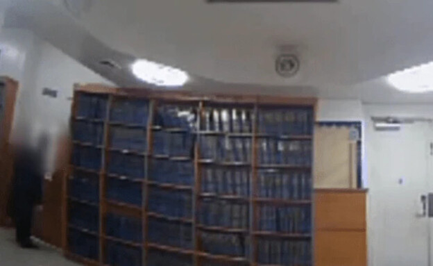 תיעוד מתוך הצתת בית הכנסת באוסטרליה (צילום: sky news)