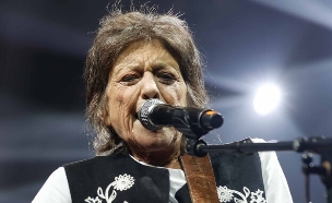 קורין אלאל, מופע המחווה "חברים שרים קורין" (צילום: דרור סיתהכל, היכל התרבות תל אביב)