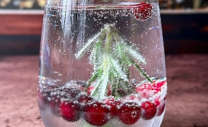 קוקטייל Snow Globe (צילום: צילום מסך)