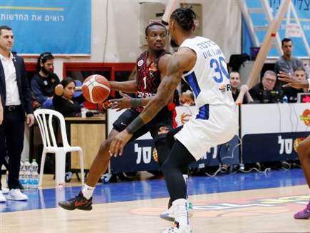 הארפר התקשה בהתקפה (אלן שיבר)