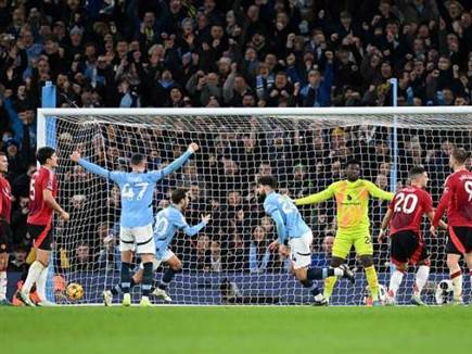 סיטי חגגה וכבר הייתה בדרך הבטוחה לניצחון (GETTY)