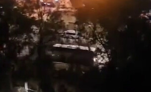 אוטובוס ישראלי נכנס לשכם (צילום: שימוש לפי סעיף 27א' לחוק זכויות יוצרים)