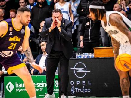 סיים שלישי. גודס (FIBA)