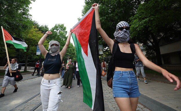 הפגנה פרו פלסטינית בקנדה  (צילום: Steve Russell/Toronto Star via Getty Images)