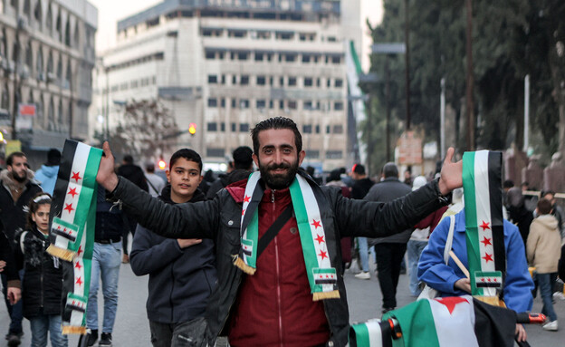 אזרחים בסוריה  (צילום: AAREF WATAD, getty images)