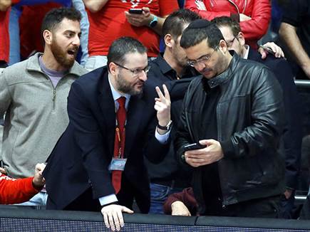 מה קורה שם? (אלן שיבר)