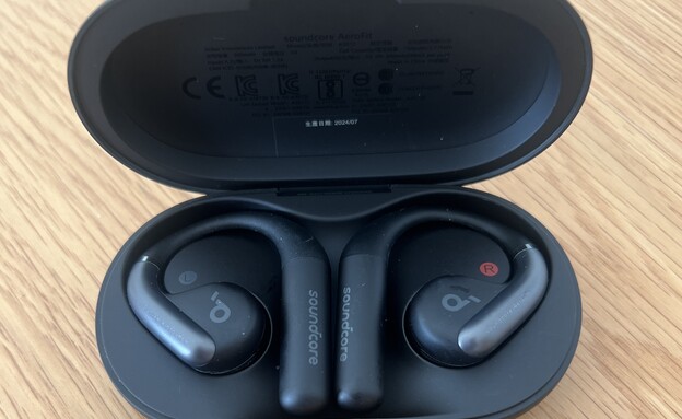 Anker Soundcore AeroFit  (צילום: לילי שרצקי)