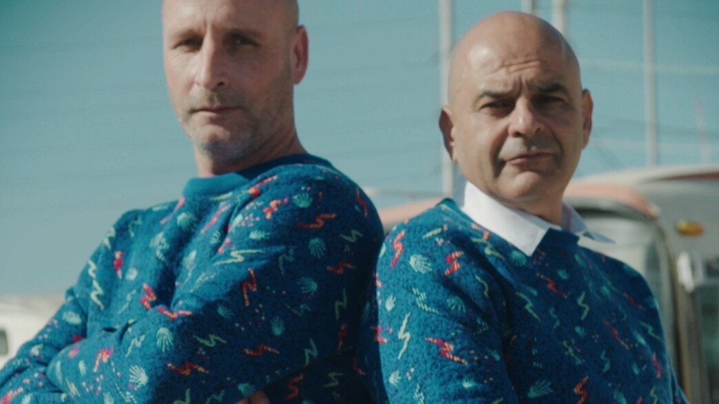 נהגים של אגד בסוודר מכוער