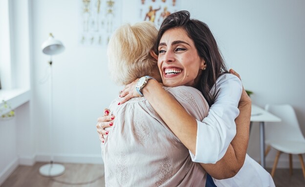 caregiver (צילום: Dragana Gordic, shutterstock)