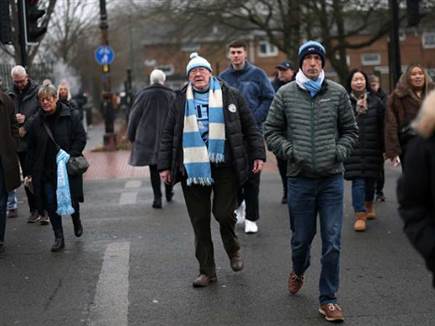 מסורת של שנים. אוהדים בבוקסינג דיי באנגליה (GETTY)