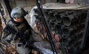 אמצעי הלחימה שאותרו על ידי כוחות צה"ל בדרום לבנון (צילום: דובר צה"ל)