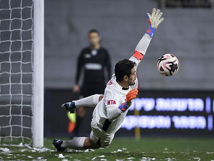 לבקוביץ` מציל את הפנדל (מאור אלקסלסי)