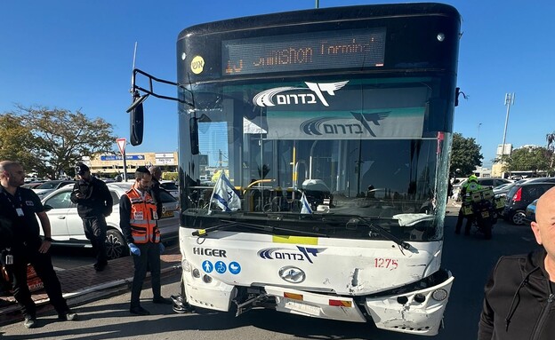 זירת התאונה באשקלון  (צילום: שימוש לפי סעיף 27א, חוק זכויות יוצרים)