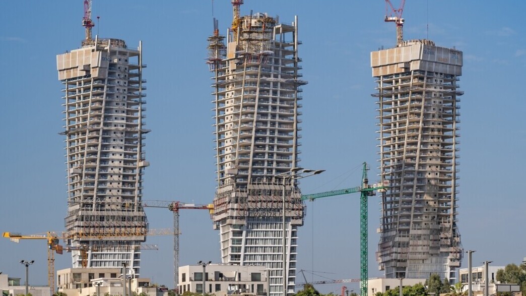 אתר בנייה בתל אביב