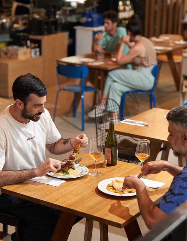 קפה אסיף בתוך מרכז אסיף לתרבות אוכל בישראל (צילום: אנטולי מיכאלו, יחסי ציבור)