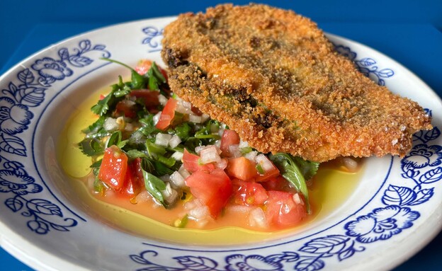מז'וז'ין וסלט עגבניות (צילום: ליו קולט, יחסי ציבור)