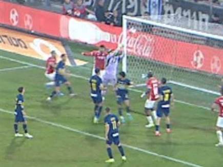 הרגע שעורר מחלוקת. האם היתה עבירה על משפתי?