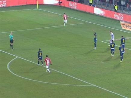 המחאה של השוער, רגע לפני הקרן בה נכבש השער