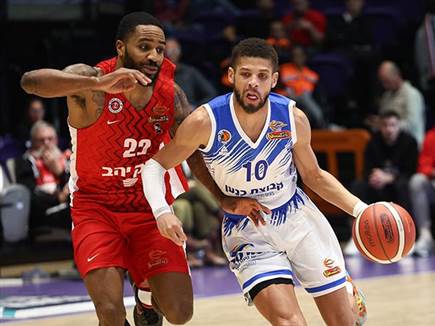 אך בסוף הייתה זו ההתקפה של מקולום וחבריו שהשתלטה על העסק (דני מרון)