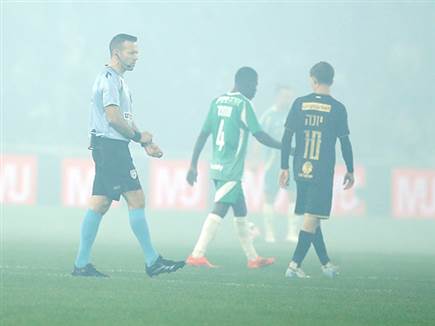 העשן גרם לגרינפלד להפסיק את ההתמודדות (אלן שיבר)