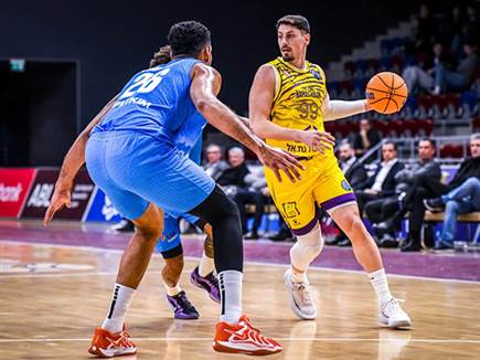 יפתח זיו החטיא במהלך האחרון (FIBA)