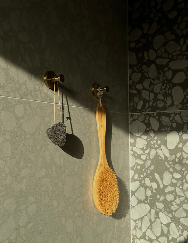 בית בהולנד Master bathroom showe detail (צילום: Chantal van der Kuijl)