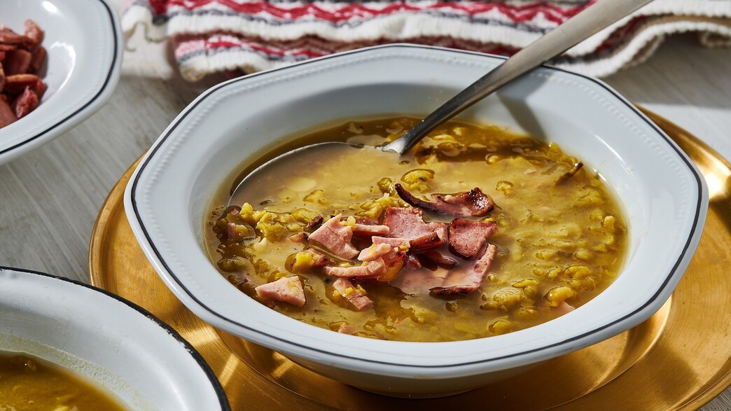 מרק אפונה. אפשר לטחון, ממש לא חייבים מרק אפונה. אפשר לטחון, ממש לא חייבים