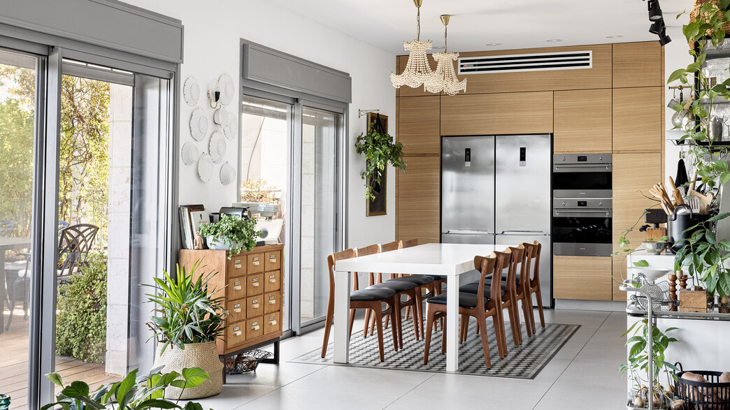 מציאות יד שנייה - עיצוב מורן וינשטוק מציאות יד שנייה - עיצוב מורן וינשטוק