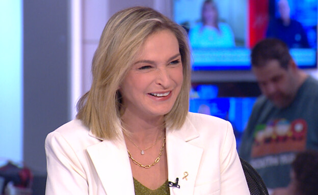 עמית סגל מתעטש בשידור