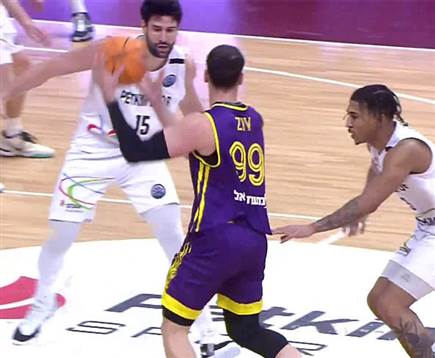 חולון חלמה על ניצחון במשחק השלישי