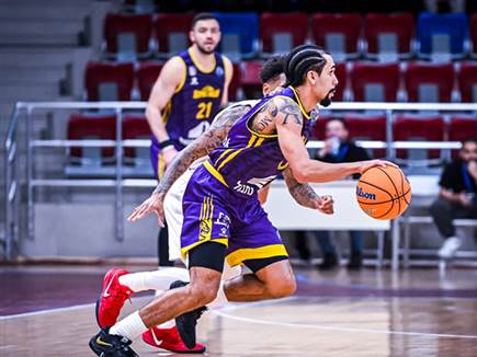 חוותה ערב קליעה חלש (FIBA)