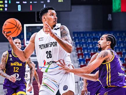 וסיימה את דרכה באירופה (FIBA)