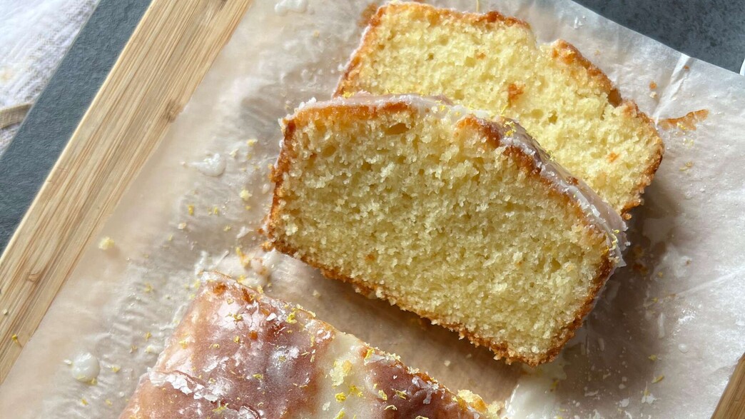 עוגת לימון בזיגוג מסוכר