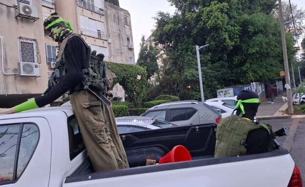 מיצג בובות חמאס בכפר סבא (צילום: מתוך תיעוד שעלה ברשתות החברתיות, שימוש לפי סעיף 27א' לחוק זכויות יוצרים)