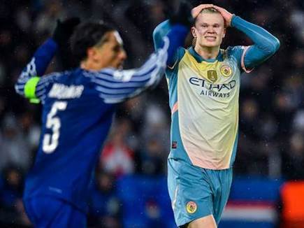 תופס את הראש (GETTY)