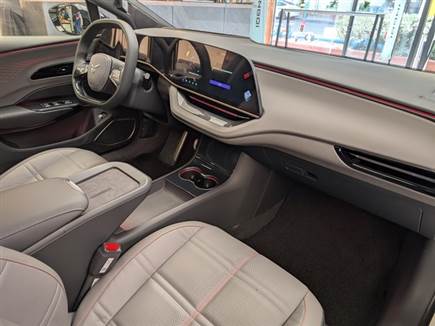 רשימת אבזור ארוכה מאוד ומחיר תחרותי