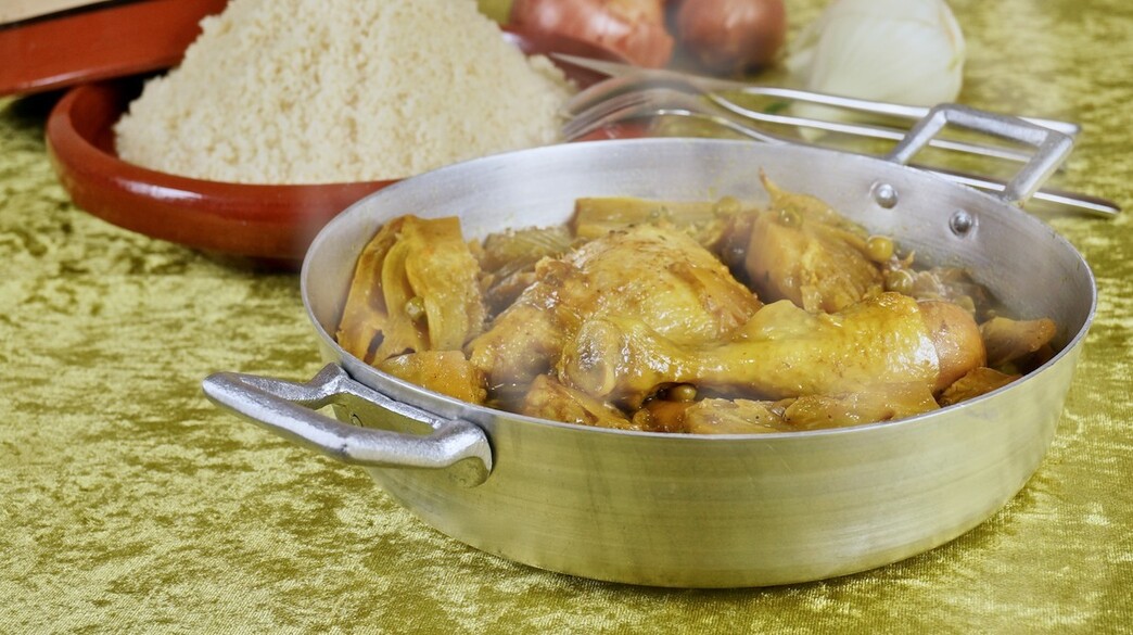 עוף עם שומר ואפונה וקוסקוס