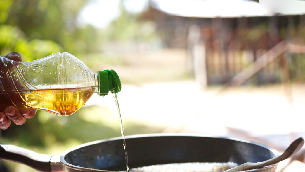 מחבת עם שמן, טיגון מחבת עם שמן, טיגון