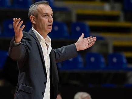 קטש מתוסכל על הקווים (GETTY)