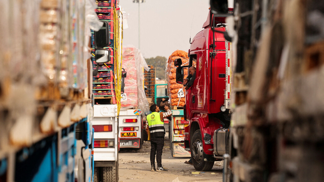 משאיות סיוע הומניטרי בעזה