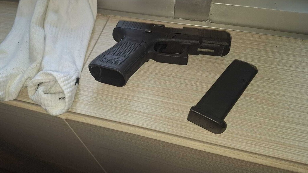 האקדח שאותר בבית החשוד האקדח שאותר בבית החשוד