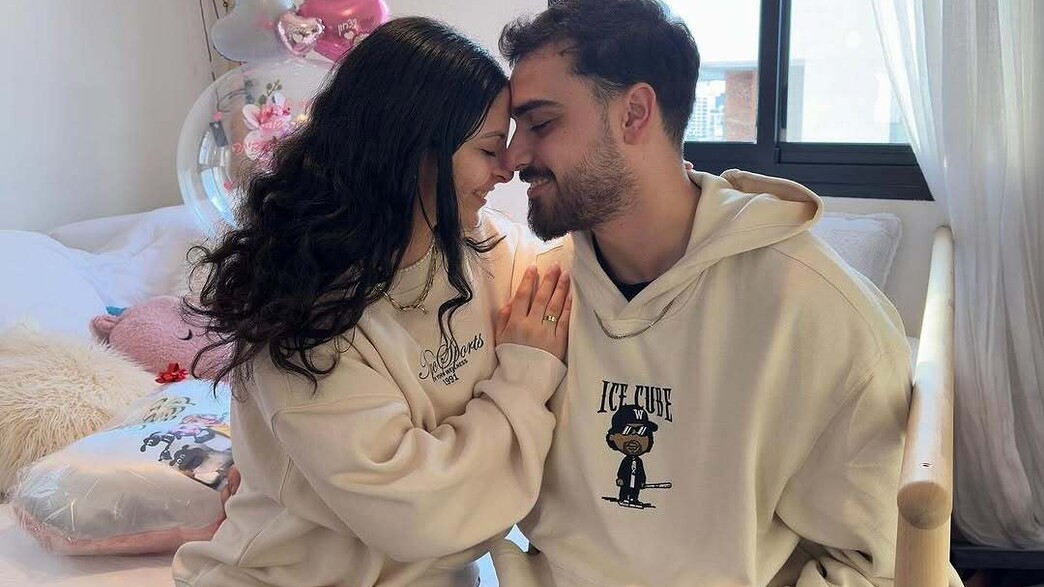 דניאלה גלבוע ובן זוגה בתמונה ראשונה בבית דניאלה גלבוע ובן זוגה בתמונה ראשונה בבית