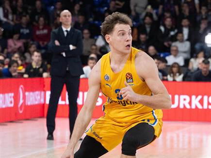 מכבי פתחה טוב, בעיקר עם יוקובאיטיס (אלעד גולדשטיין, מכבי ת“א)