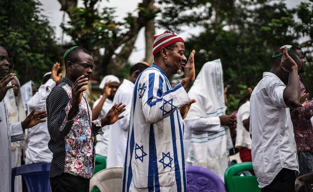 יהודים איגבו מתפללים ניגריה (צילום: MARCO LONGARI, getty images)