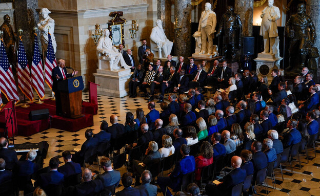 טראמפ ב-National Prayer Breakfast הבוקר (צילום: reuters)