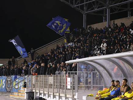 הקהל ביציעים (מאור אלקסלסי)