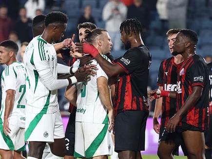 לקראת דרבי לוהט? (דני מרון) (צילום: ספורט 5)