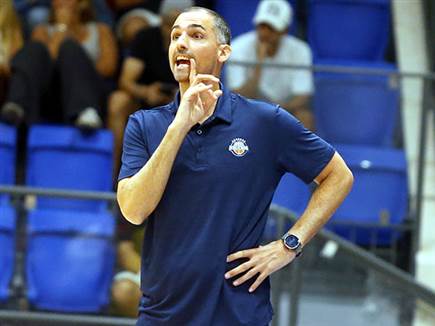 אורלנד. “קל לתקשר איתו“ (אלן שיבר)