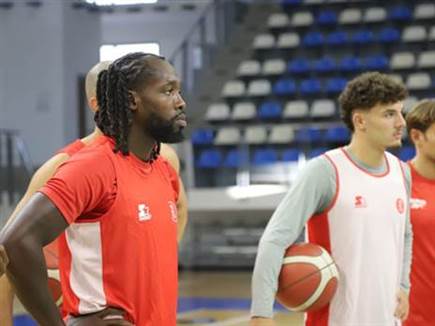 (הפועל ת"א) (הפועל ת"א)